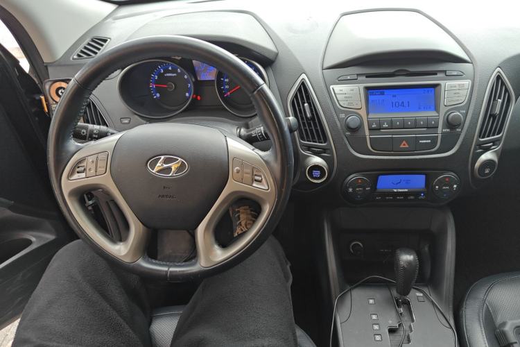 Used Hyundai ix35 2015 2.0L Automatic 2WD Smart Type China IV