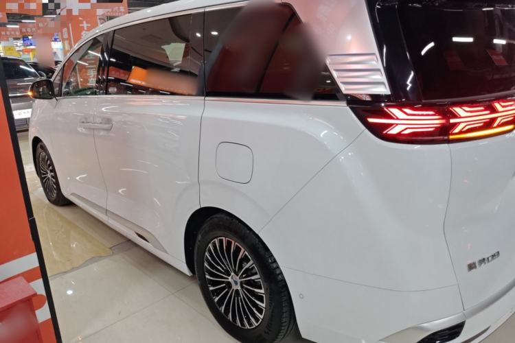 Used Denza D9 2022 DM-i 970 Four-Wheel Drive Flagship Model