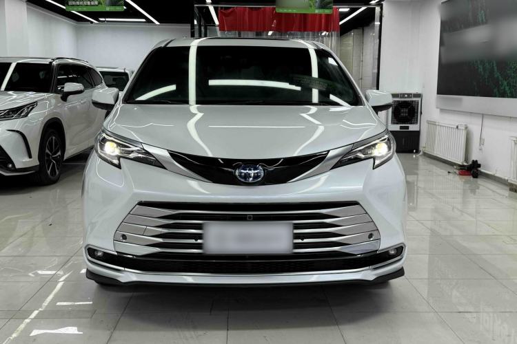 Used Toyota Sienna 2021 2.5L Hybrid Platinum Edition