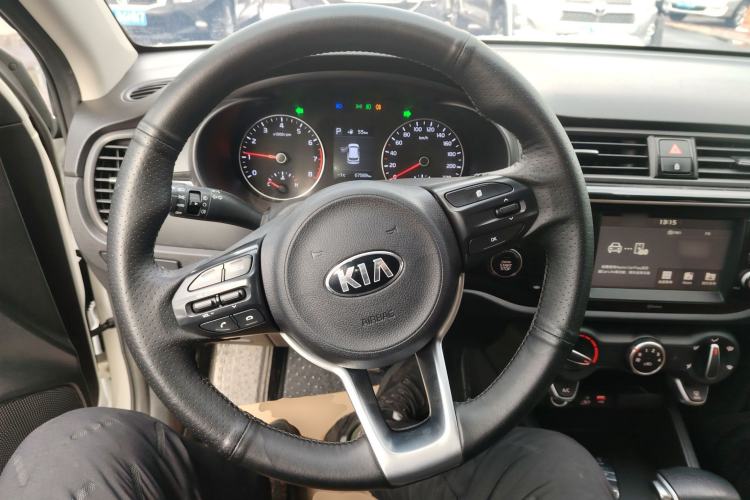 Used Kia KX Cross 2017 1.4L AT GLS
