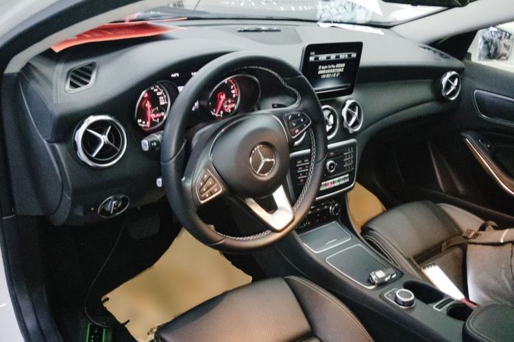 Used Mercedes-Benz GLA 2017 GLA 200 Fashion Model