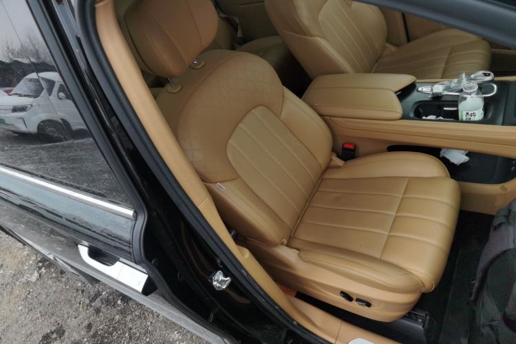 Used VOYAH Dream 2024 PHEV Extended-Range Premium Edition
