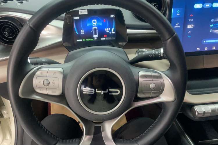 Used BYD Dolphin 2023 420 km Fashion Edition
