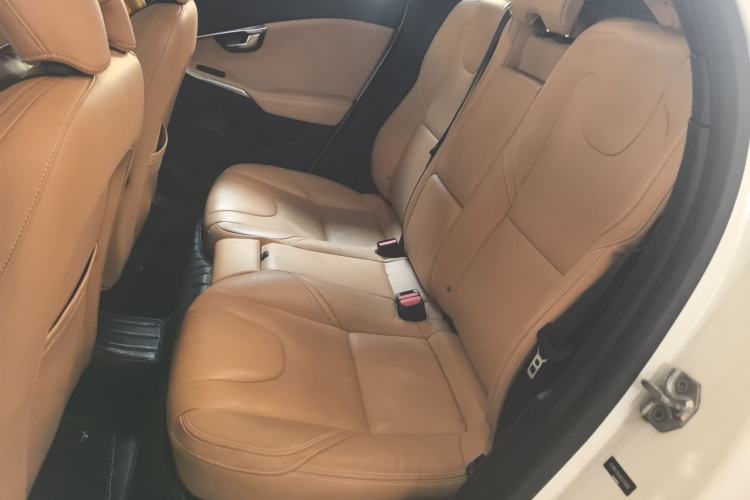 Used Volvo V40 2017 T3 Zhiyi Edition