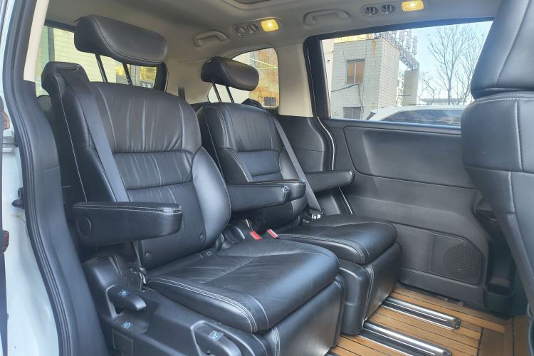 Used Honda Elysion 2016 2.4L Style Edition
