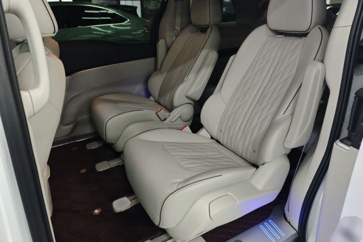 Used Buick GL8 2022 Land Business Class 652T Luxury Model
