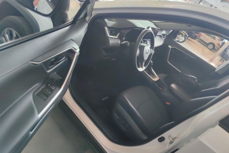 Used Toyota RAV4 2023 Dual-Motor 2.5L E-CVT Two-Wheel Drive Elite Edition
