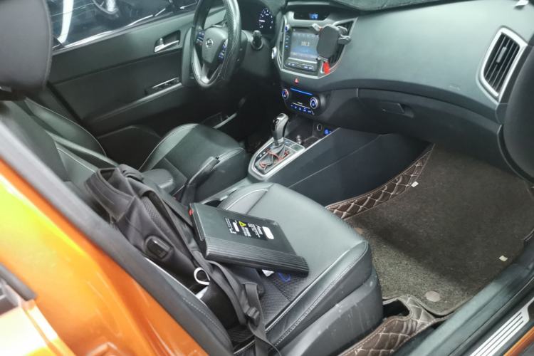 Used Hyundai ix25 2015 1.6L Automatic Two-Wheel-Drive Deluxe DLX Model
