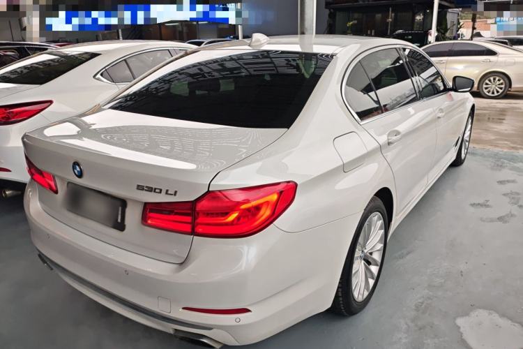 Used BMW 5 Series 2019 525Li Luxury Package
