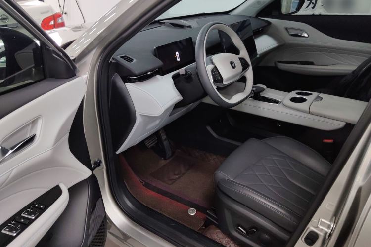 Used Changan UNI-Z New Energy 2024 Blue Whale Smart Electric iDD 125km Beyond Edition
