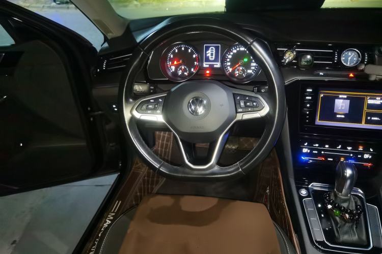 Used Volkswagen Magotan 2020 330TSI DSG Leading Model
