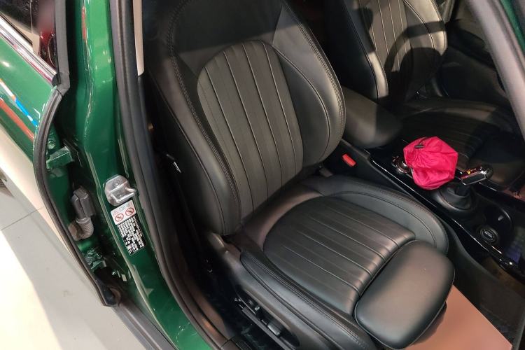 Used  Clubman 2023 1.5T COOPER Connoisseur
