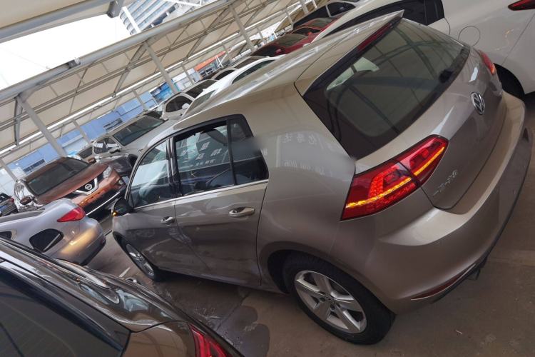 Used Volkswagen Golf 2016 230TSI Automatic Comfort Version
