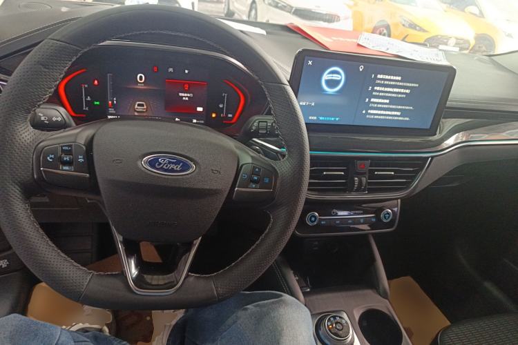 Used Ford Focus 2021 Hatchback EcoBoost 180 Automatic Titanium Edition
