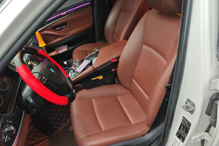 Used BMW 5 Series 2014 520Li Elegant Model
