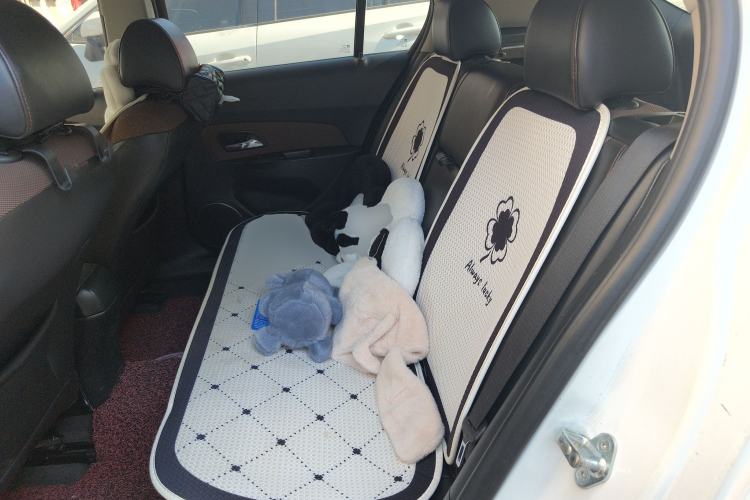 Used Chevrolet Cruze 2015 Hatchback 1.6L Automatic Comfort Edition