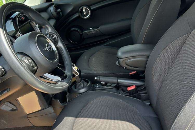 Used  MINI 2018 1.5T ONE
