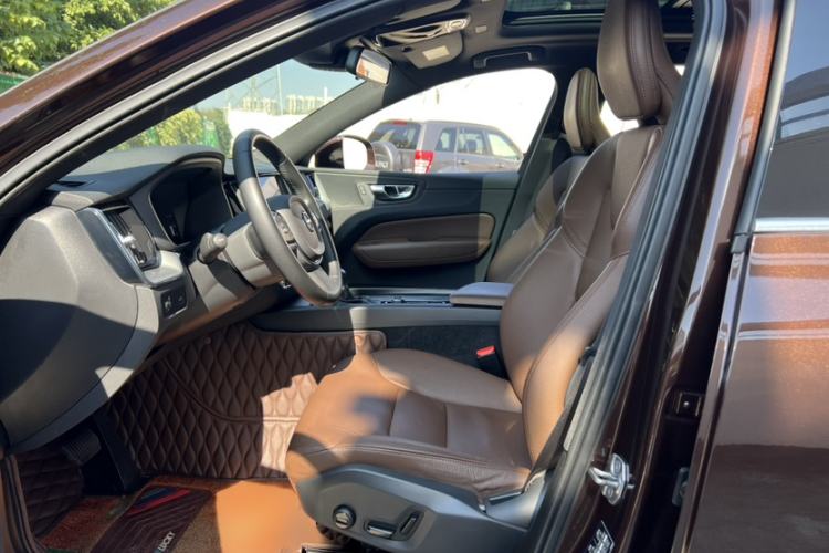 Used Volvo XC60 2021 T5 4x4 Smart Luxury Edition
