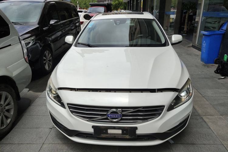 Used Volvo V60 2015 T5 Zhiya Edition
