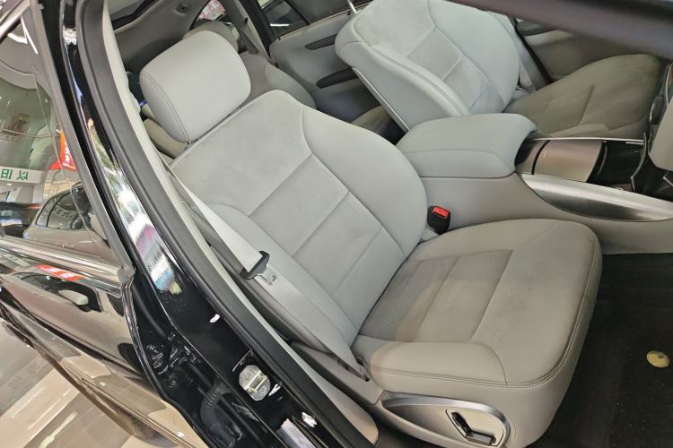 Used Mercedes-Benz R-Class 2014 R 320 4MATIC Business Model