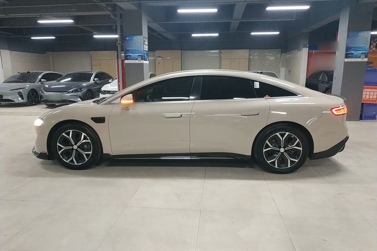 Used Hima Luxeed S7 2025 705 km Pro
