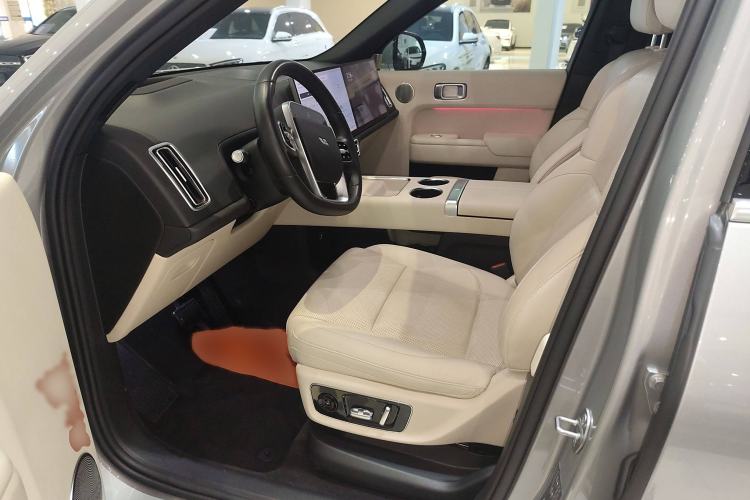 Used Li Auto L8 2023 Pro Model
