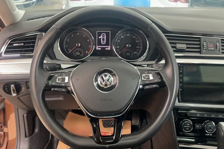 Used Volkswagen Lamando 2017 280TSI DSG Comfort Edition
