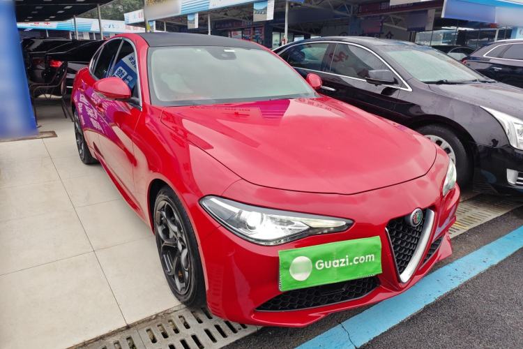 Used Alfa Romeo Giulia 2017 2.0T 280HP Luxury Edition
