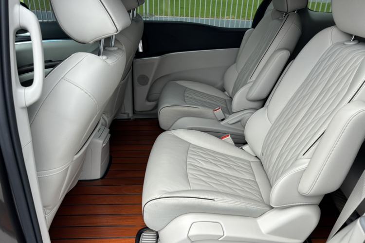 Used Buick GL8 2021 Land Cruiser Executive Class 652T Luxury Model