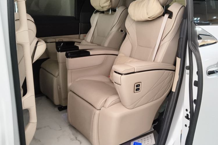 Used Toyota Vellfire 2024 Crown Dual-Engine 2.5L Ultimate Edition
