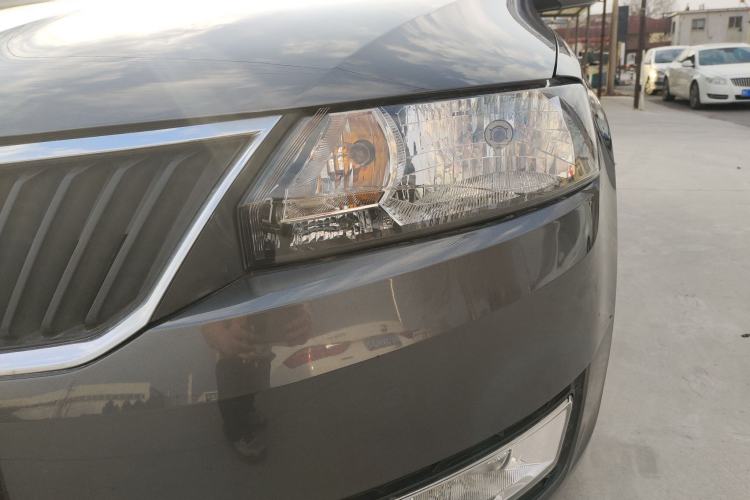 Used Skoda Rapid 2013 1.6L Manual Smart Selection Model