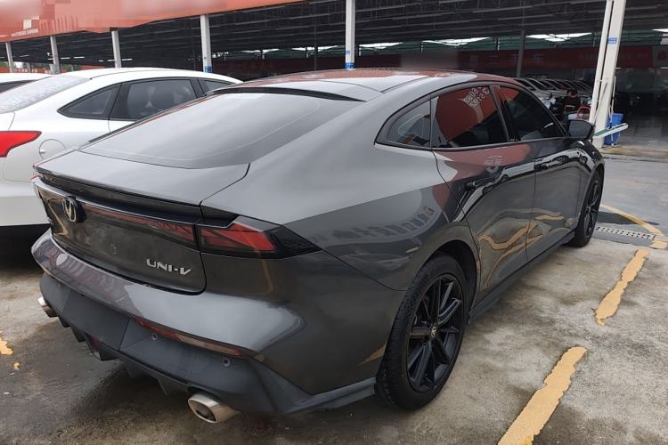 Used Changan UNI-V 2022 1.5T Prestige Version