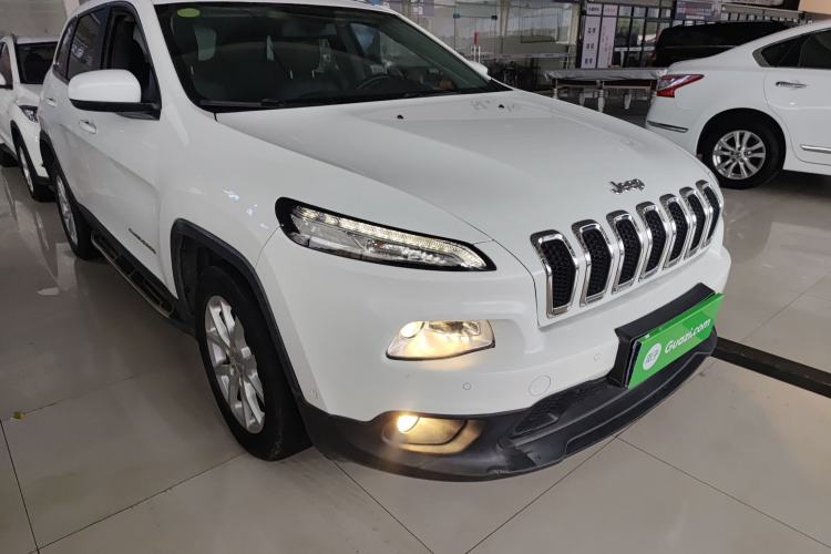 Used  Cherokee 2017 2.0L Superior Edition
