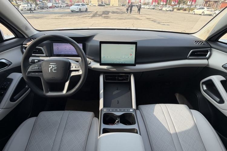 Used BYD Yuan UP 2025 Model 301KM Leading Version
