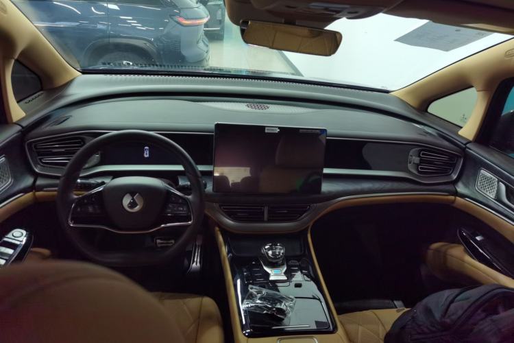 Used Denza D9 2025 DM-i Smart Drive 1100 Luxury Model