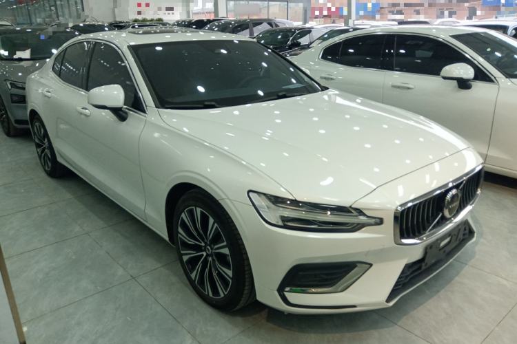Used Volvo S60 2024 B4 Zhiyuan Luxury Edition