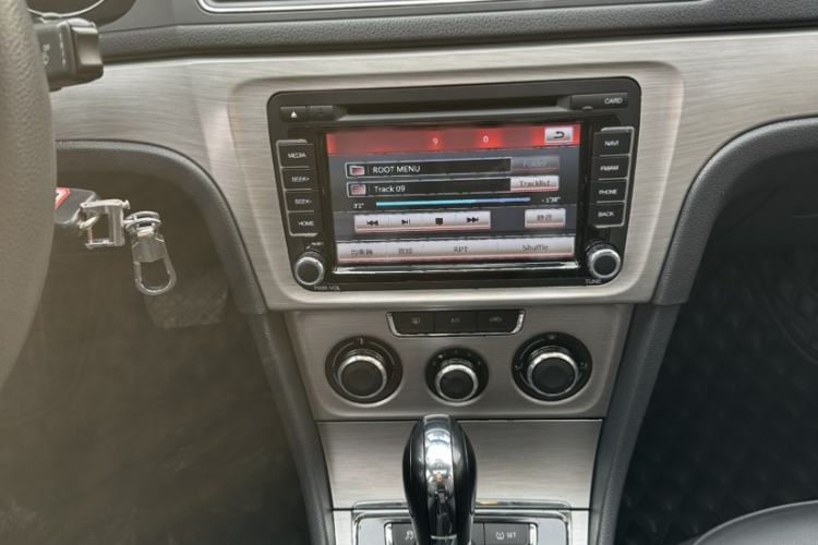 Used Volkswagen Lavida 2013 Restyled Classic 1.6L Automatic Comfort Edition
