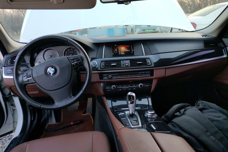 Used BMW 5 Series 2015 520i Elegant Edition

