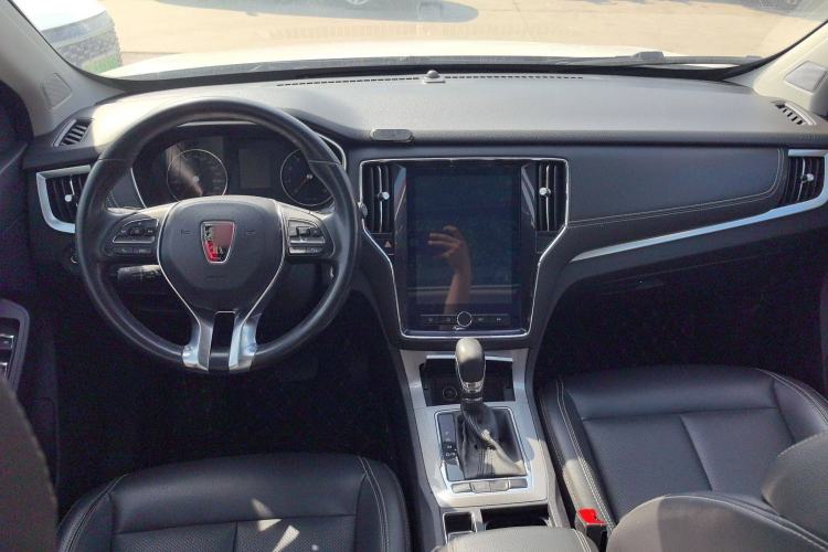 Used Roewe RX5 2019 20T Two-Wheel Drive Automatic 4G Connected Platinum Edition
