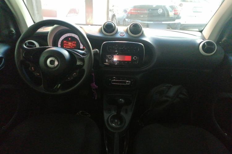 Used  fortwo 2015 1.0L 52 kW hardtop Dynamic version
