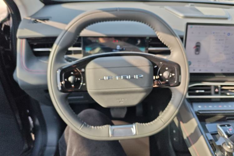 Used JETOUR Dashing 2025 1.5T DCT Luxury Edition
