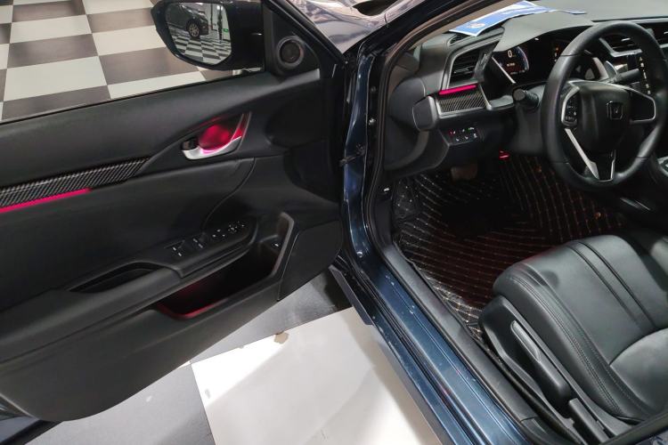 Used Honda Civic 2016 220TURBO CVT Luxury Edition
