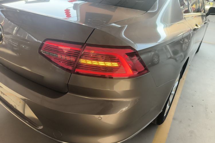 Used Volkswagen Magotan 2017 330TSI DSG Leading Model
