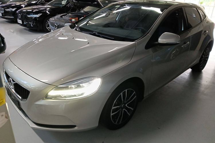 Used Volvo V40 2018 T3 Zhiyi Edition