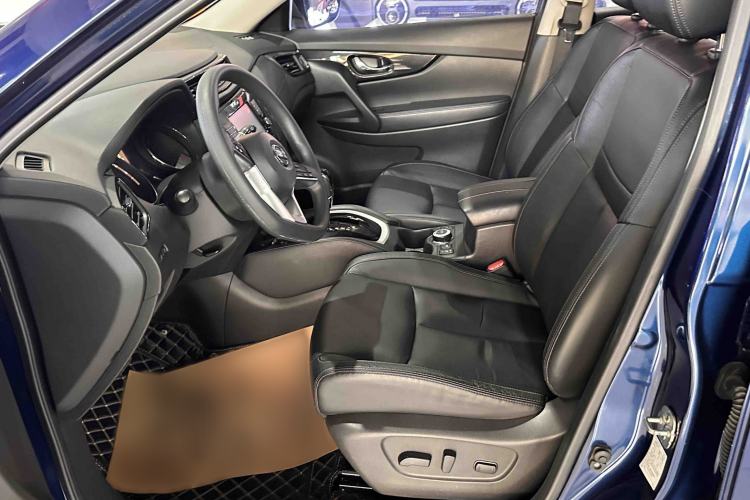 Used Nissan X-Trail 2017 2.5L CVT Leading Edition 4WD
