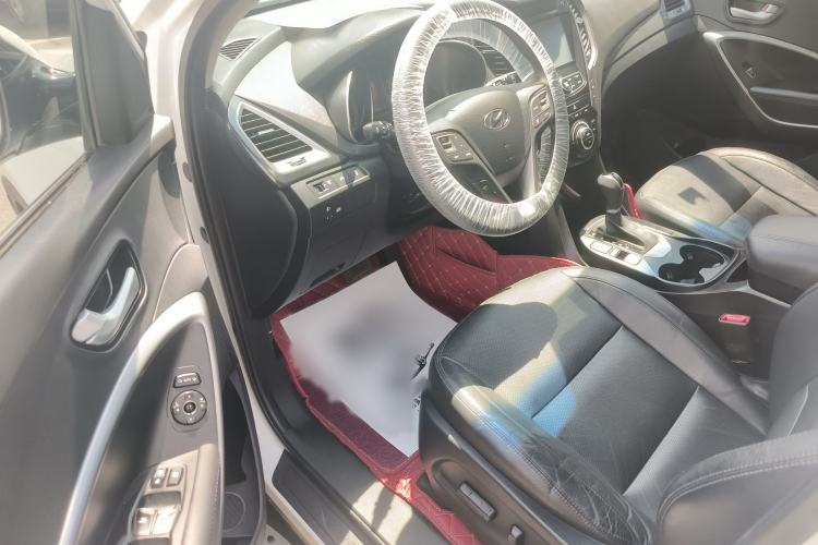 Used Hyundai Santa Fe 2015 2.0T Automatic Two-Wheel Drive Smart Version 5 Seats
