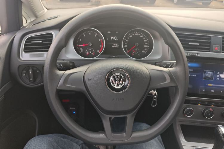 Used Volkswagen Golf 2016 1.6L Automatic Fashion Model