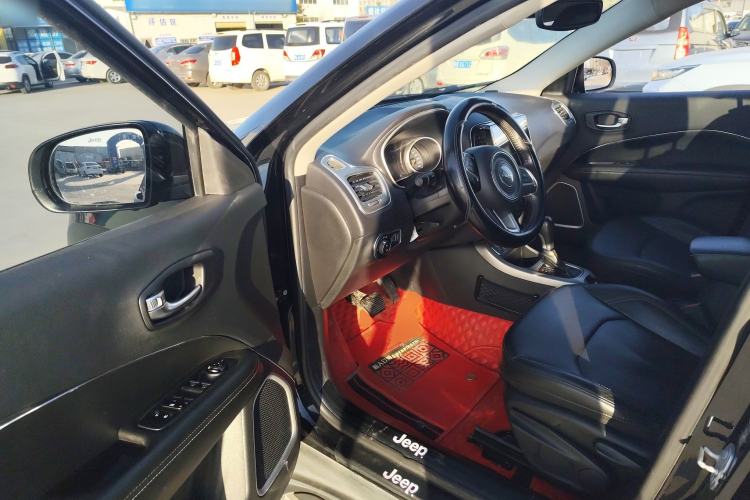 Used  Compass 2017 200T Automatic Family Edition