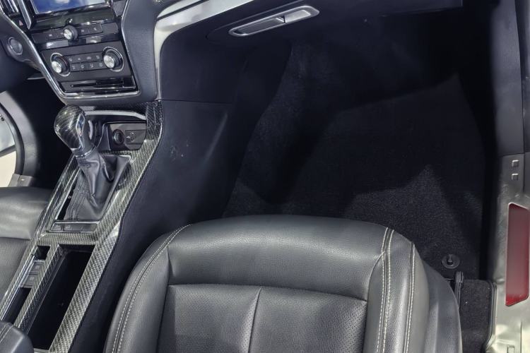 Used Roewe RX5 2018 20T Two-Wheel Drive Automatic Flagship Edition
