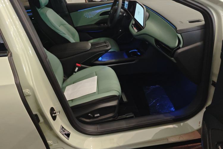 Used Hongqi EH7 2025 690 Smart Selection Edition
